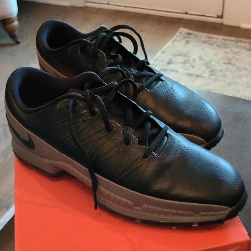 Men's Nike Zoom Attack Golf Shoes size 11